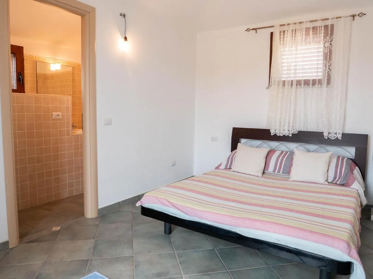 Apartment Villetta Spiaggia A Piedi Budoniaffitti