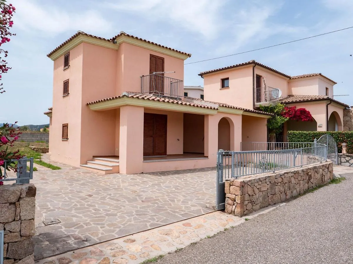 Apartment Villetta Spiaggia A Piedi Budoniaffitti